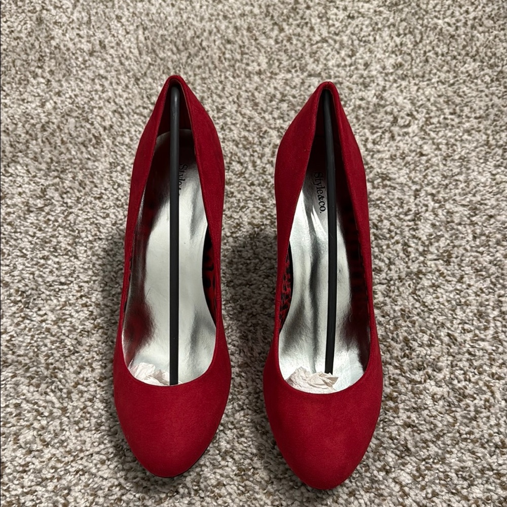Style & Co Red Heels Elegant Design
